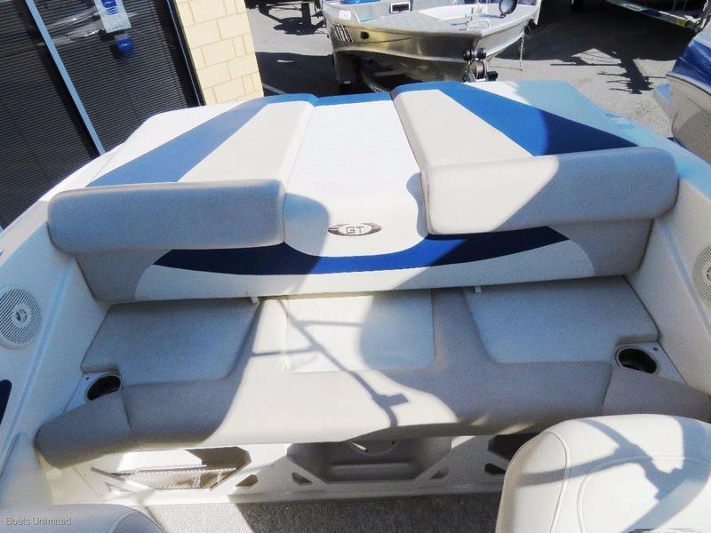 Glastron Gt 185 PLUM BOWRIDER WITH UNDER 80 HOURS OLD!!