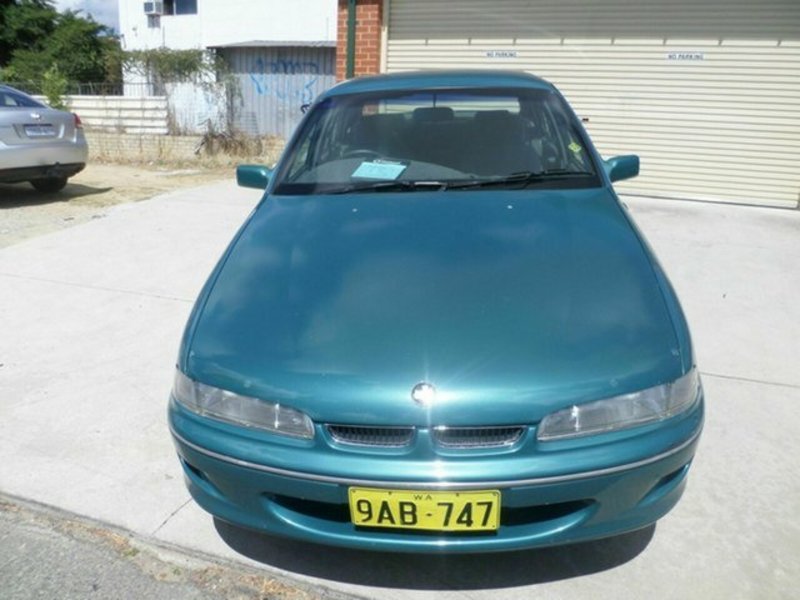 1993 HOLDEN COMMODORE Berlina VR