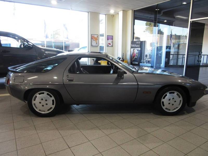 1986 PORSCHE 928 S