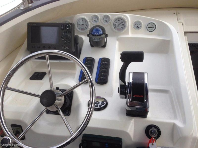 Fastlane 32 High performance speed boat