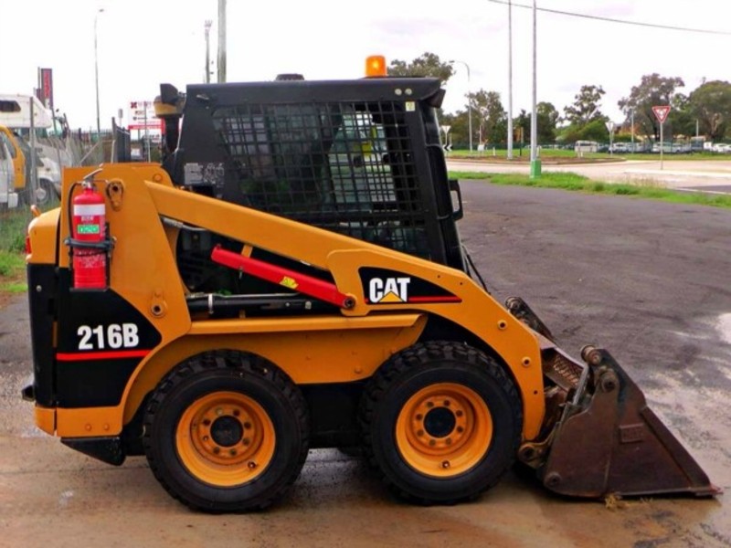 2005 CATERPILLAR 216B 216B Loader