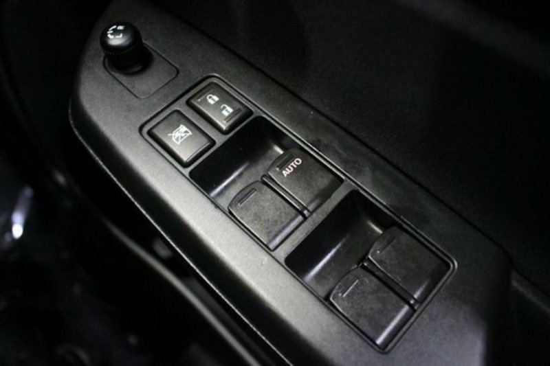 2011 SUZUKI SWIFT GA FZ