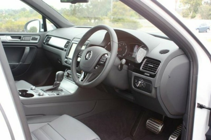 2015 VOLKSWAGEN TOUAREG V8 TDI R-LINE 7P MY15