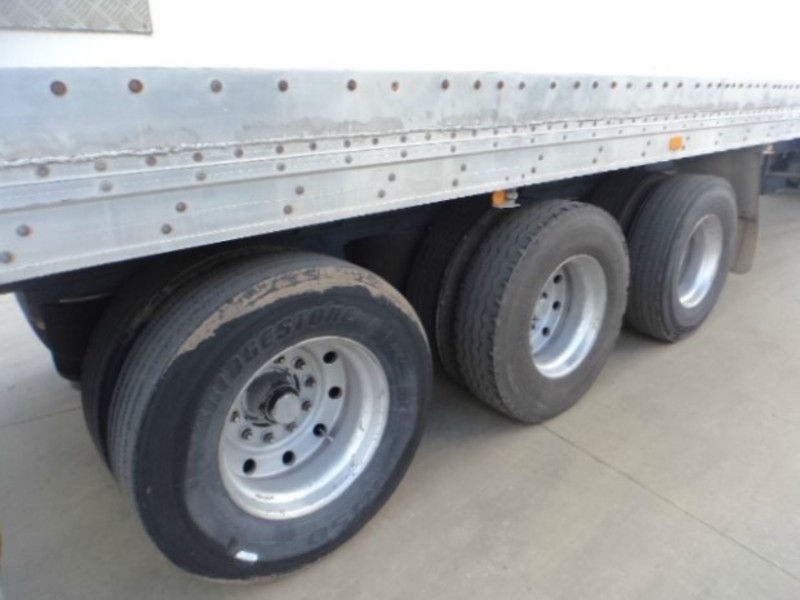 1996 Lucar Refrigerated Van Semi Trailer