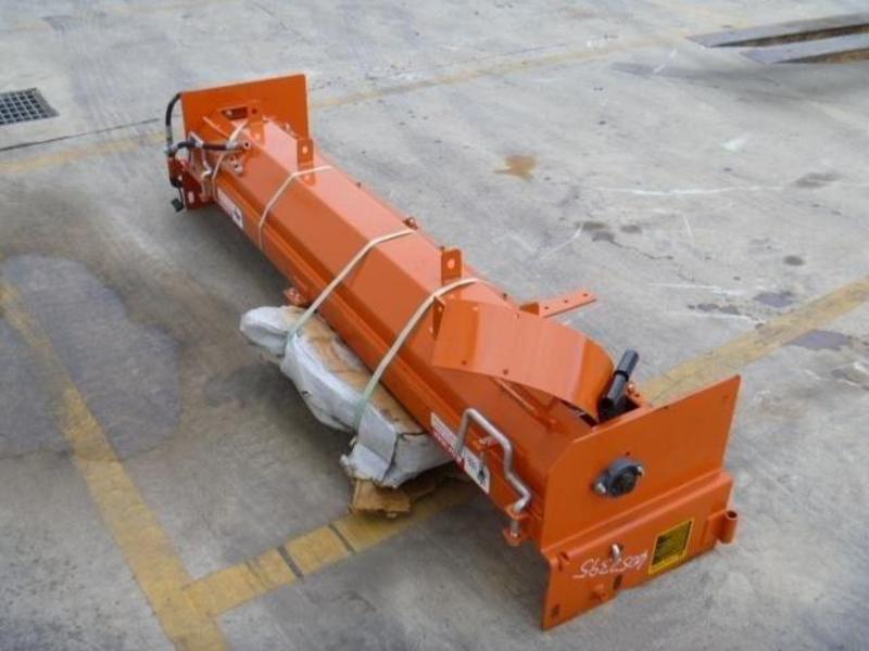 2016 SWENSON HYDRAULIC SPREADER