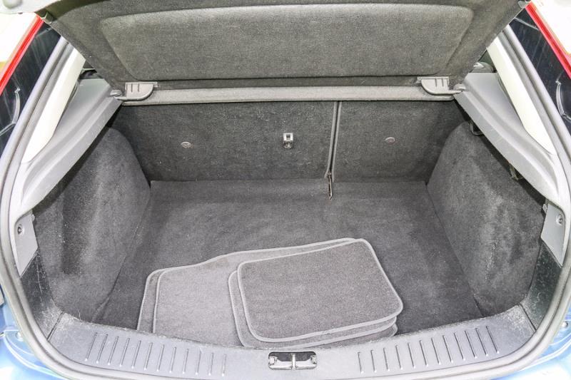 2005 FORD FOCUS LS