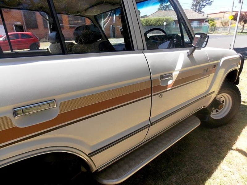 1985 TOYOTA LANDCRUISER (4x4)
