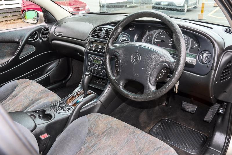 2002 HOLDEN BERLINA VX II
