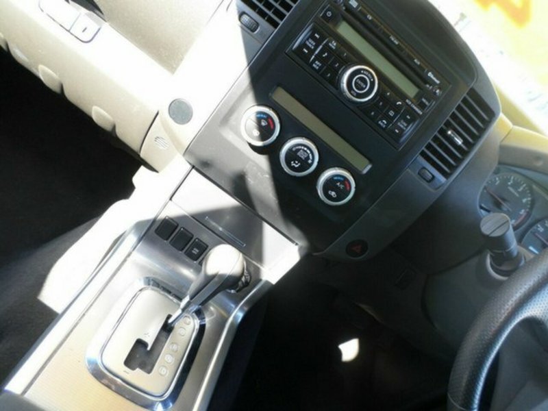 2010 NISSAN NAVARA ST-X (4x4) D40 SERIES 4