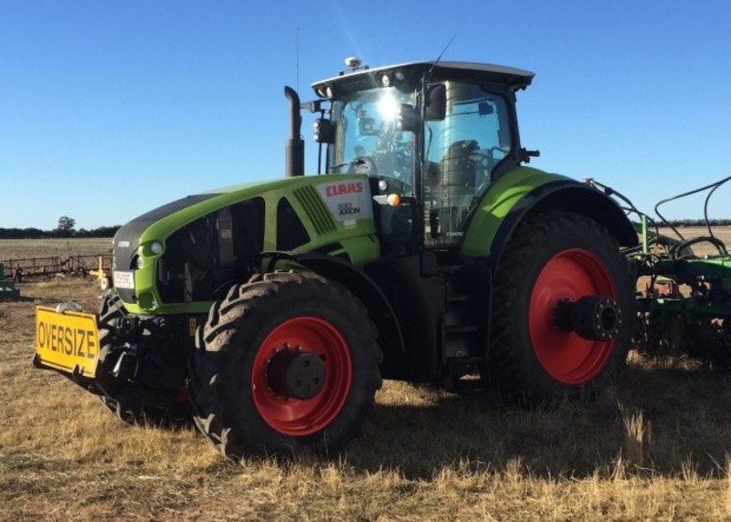 Claas AXION 930 Tractor