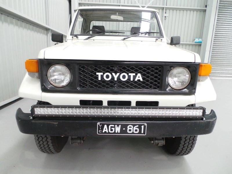 1985 TOYOTA LAND CRUISER HJ75 TRAY TRUCK