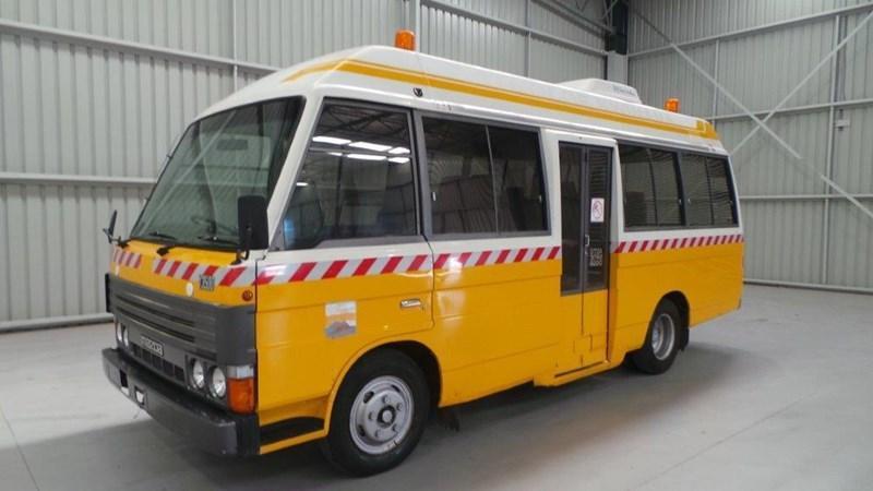 1992 MAZDA T3500 BUS