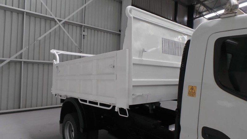 2013 FUSO Canter 715 Wide Canter 715 Wide Truck