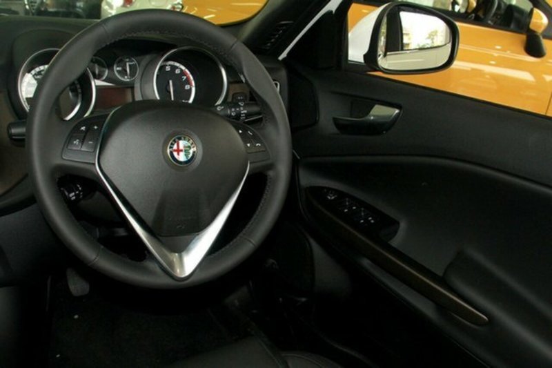 2015 ALFA ROMEO GIULIETTA DISTINCTIVE MY15