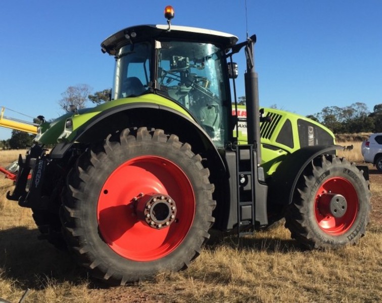 Claas AXION 930 Tractor