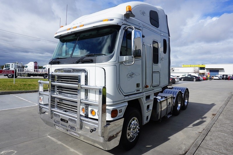 2007 FREIGHTLINER Argosy 110" Hi Cab Argosy Truck
