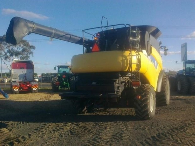 2007 NEW HOLLAND CR9070 CR9070 HarvesterHeader
