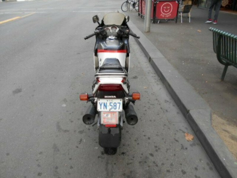 1985 HONDA 250CC VT250F