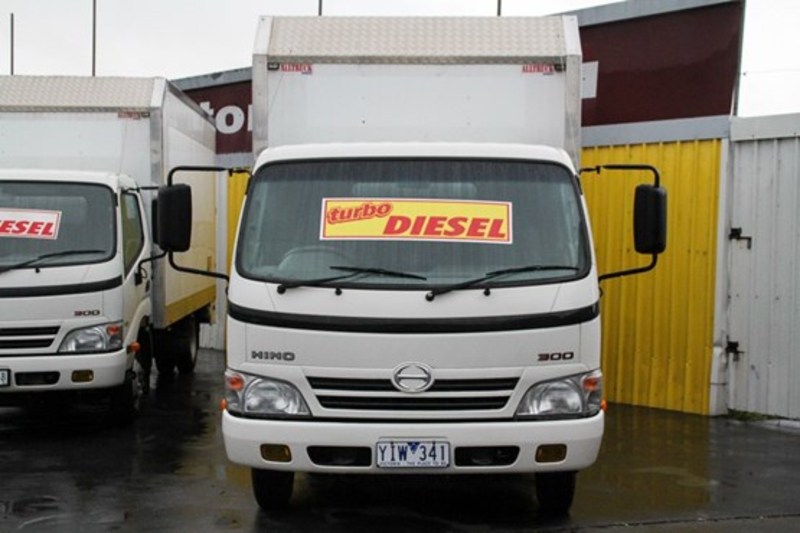 2011 HINO 300 SERIES 616 4X2 AUTO