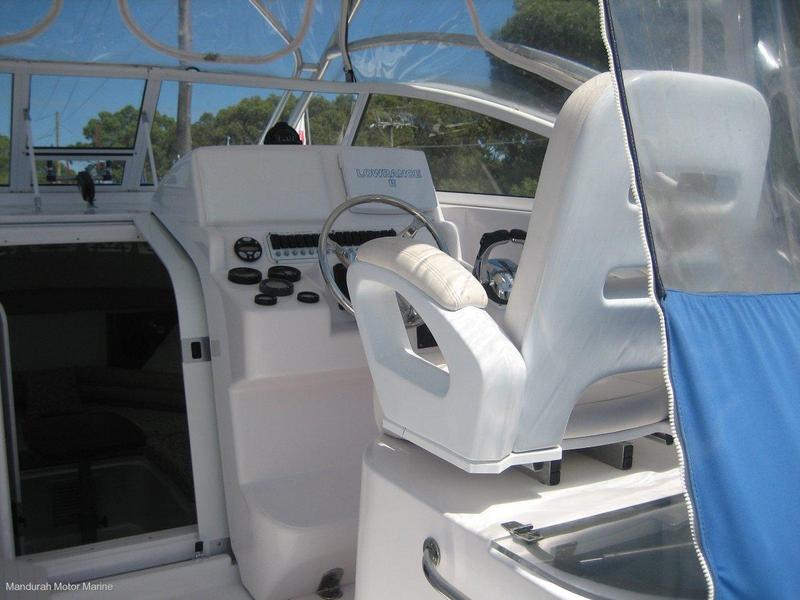 Pro-line 32 Express Cruiser