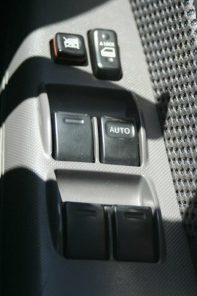 2012 TOYOTA HILUX SR (4x4) KUN26R MY12