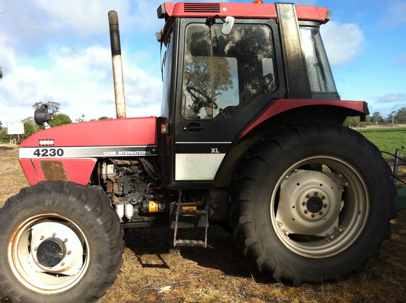 1996 INTERNATIONAL CASE 4230