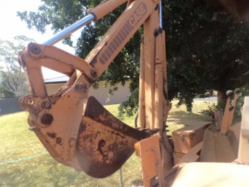 CASE 580K Backhoe Loader