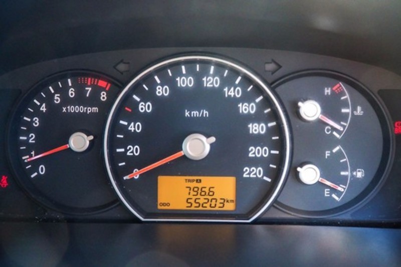 2010 KIA RONDO LX UN