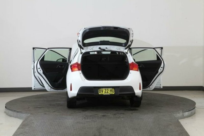 2013 TOYOTA COROLLA ASCENT ZRE182R