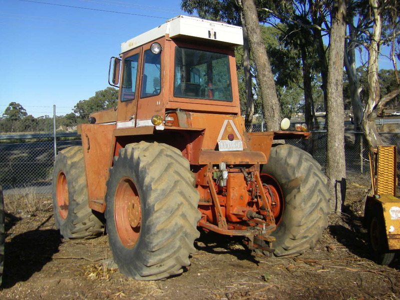 INTERNATIONAL 4186 TRACTOR 4573