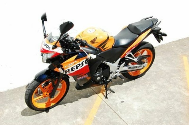 2013 HONDA 250CC CBR250R REPSOL (ABS)