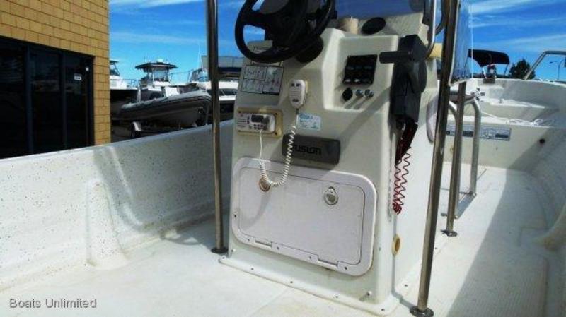 Southwind Ub 580 PLATINUM SERIES CENTRE CONSOLE UTILITY BOAT GREAT FOR FISHING AND DIVING