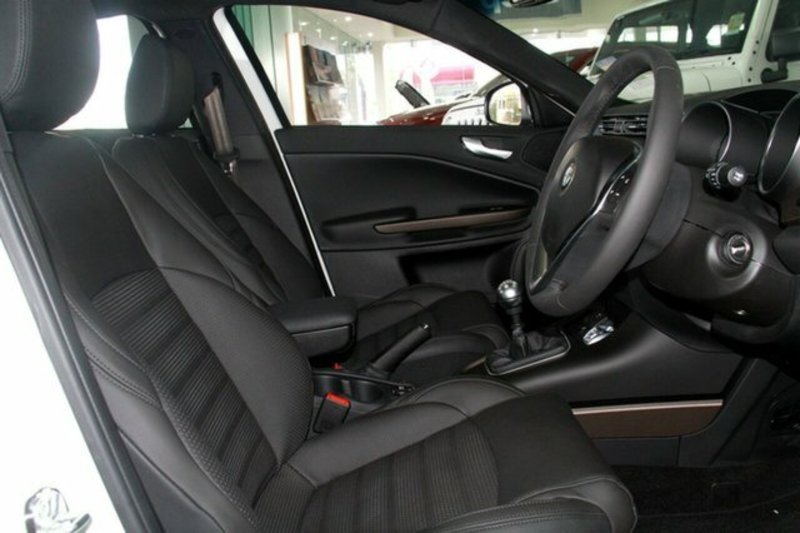 2015 ALFA ROMEO GIULIETTA DISTINCTIVE MY15