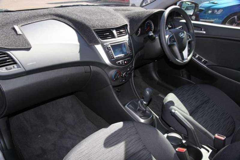 2015 HYUNDAI ACCENT ACTIVE RB3