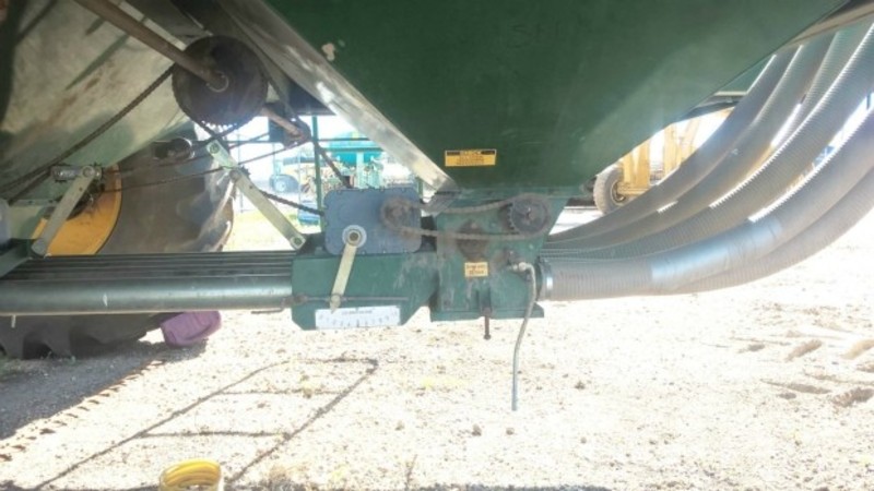 1997 Simplicity 8200 TT2 Air Cart 8200 SeedingPlanting Equip