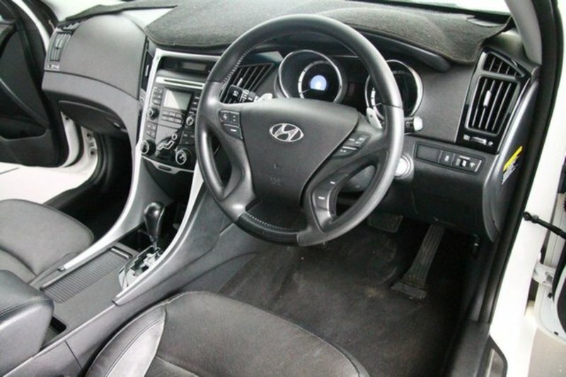 2010 HYUNDAI i45 ELITE YF MY11