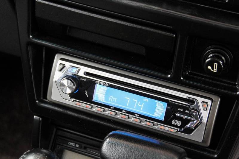 1993 NISSAN PATHFINDER Ti (4x4)