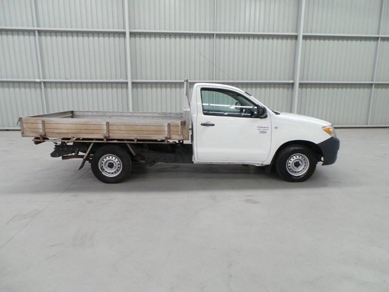 2005 TOYOTA HILUX