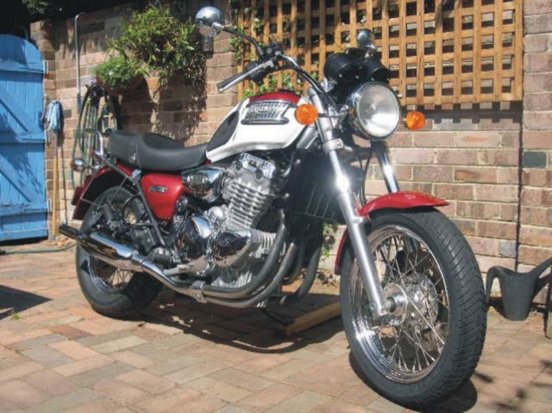 2001 TRIUMPH THUNDERBIRD 900