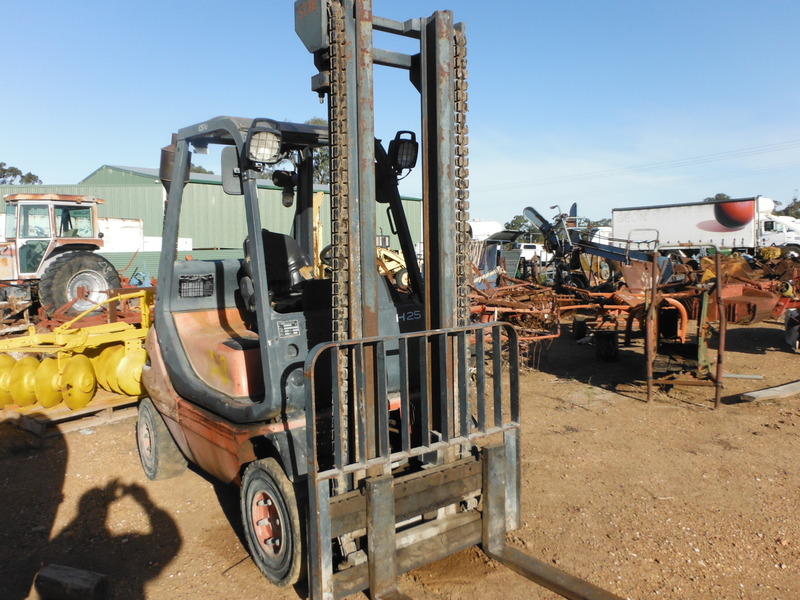 2011 LINDE FORKLIFT H25 5237