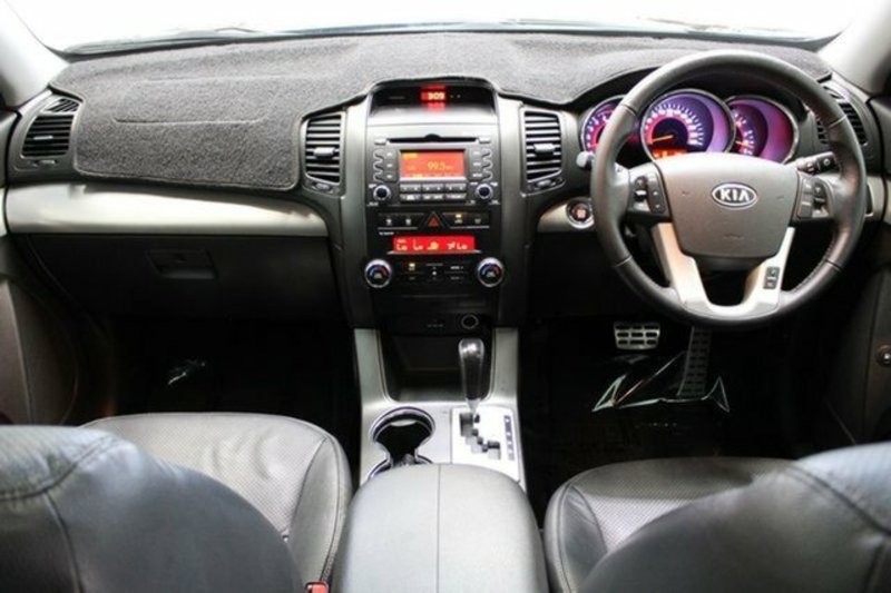 2011 KIA SORENTO PLATINUM (4x4) XM MY11