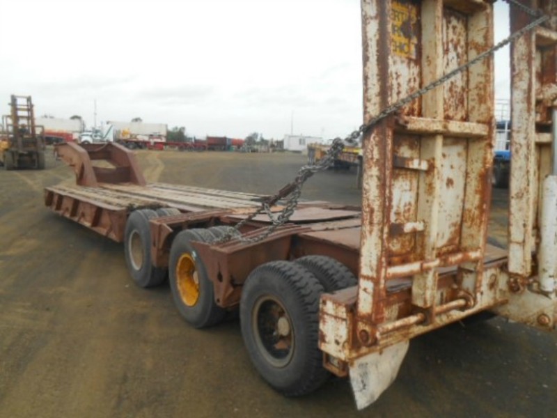 Drake Low LoaderPlatform Semi Trailer