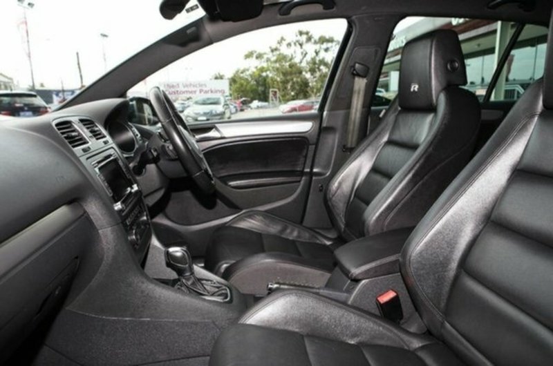 2011 VOLKSWAGEN GOLF R 1K MY11