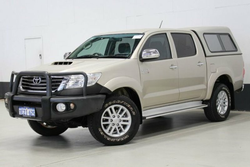 2012 TOYOTA HILUX SR5 (4x4) KUN26R MY12