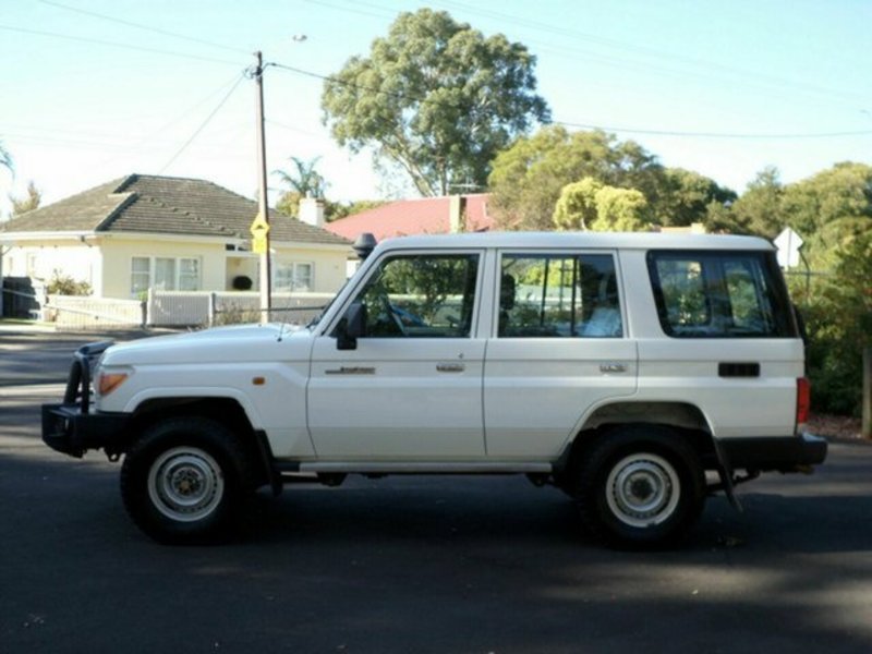 2010 TOYOTA LANDCRUISER Workmate VDJ76R MY10