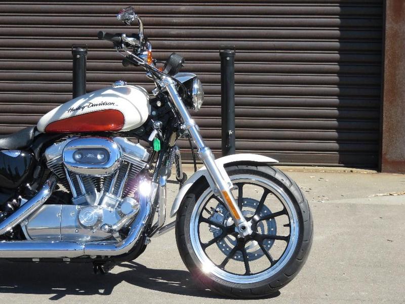 2011 HARLEY-DAVIDSON SUPERLOW 883 (XL883L)