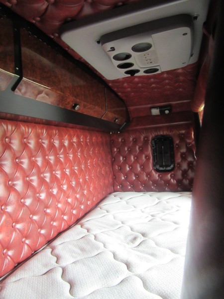 2009 KENWORTH K108 LOW ROOF K108 Truck
