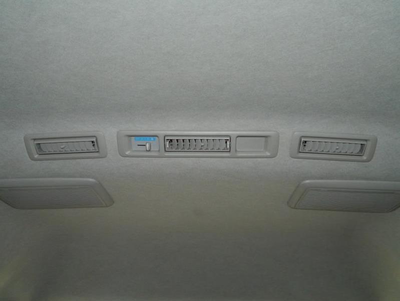 2011 TOYOTA HIACE COMMUTER TRH223R MY11