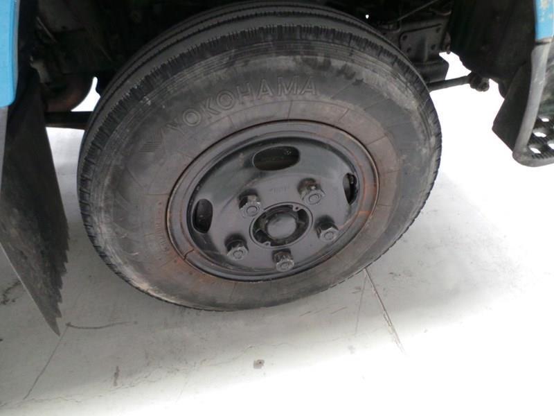 2001 TOYOTA DYNA TRAY TRUCK
