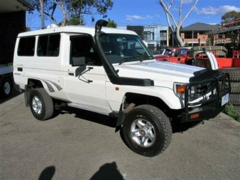 2006 TOYOTA LANDCRUISER RV (4x4) HDJ78R